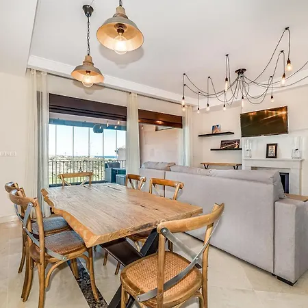 Idyllic Town House - Valle Romano Golf, Сasa de vacaciones