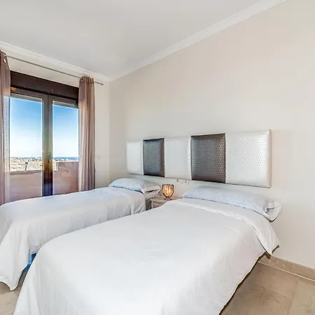 Idyllic Town House - Valle Romano Golf,